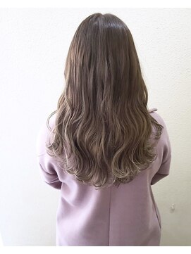 アリーシャ バイ アルティナ(Alisha by artina) 大人ゆる巻きロング×シアベージュ 【Alisha相模大野】