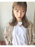 耳掛けフルバングのハンサムセミロング