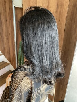 アヴァンス 天王寺店(AVANCE.) ブルーブラック×透明感