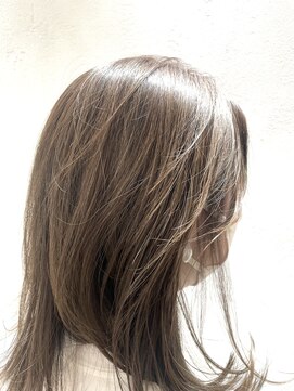 イチエ(icie) くすみすぎない大人可愛いベージュカラー♪優しい雰囲気に◎