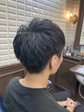 ルピナス 中田(Lupinus) 低めショート刈り上げスタイル