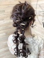 ヴィー ヘアー ファッション バー(VII hair.fashion.bar) ツイン編みおろし