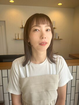 アンレッグス(ann LEGS) 艶ベージュ