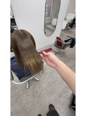 オリーブベージュ