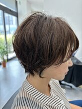 骨格補正小顔カットその６　カットとパーマで小顔に【新松戸/ショート/ボブ/白髪ぼかし/明るい白髪染め】