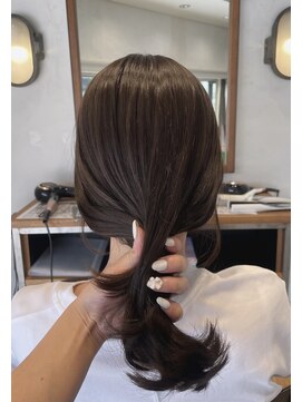 サンカリ SANKARI 船木店 【透明感ベージュで叶う上品ミディアム】