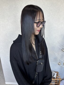 美髪ストレートとレイヤーカット