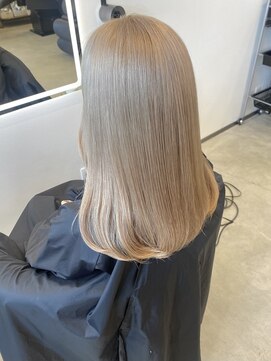 トロワ 高崎(TROIS.) ブロンドカラー