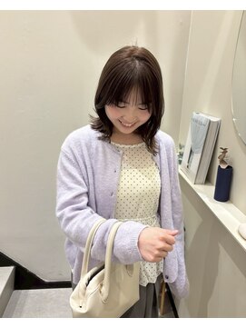 グラッド(glad) くびれレイヤー×外ハネミディ