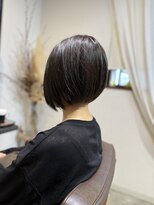 ワ ヘアー(wa-hair) ショートボブ アップバンク グレーヘアー ダークブルー髪質改善