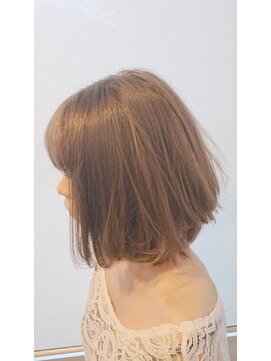 クラウドヘアー 東照宮店 短くたって女性らしさ満点ボブ