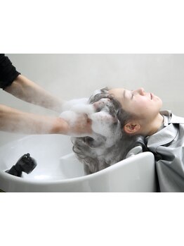 心も癒される極上ヘッドスパで、頭皮や髪の悩みも解消☆