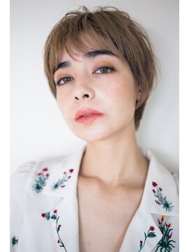 ピズム(PISM) ジェンダーレスイメチェンショート/フォギーベージュ