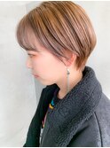 ベージュ、マッシュショート、ブリーチオンカラー