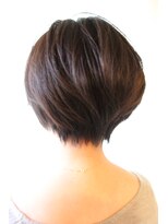 レウナ 外苑前(Reuna)&nbsp;20代30代40代大人可愛いひし形ショートボブ　黒髪ショート