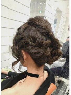 テラス ヘアアンドボタニカル(terrace) 編み込み片寄せアップスタイル/10代20代30代40代/姪浜