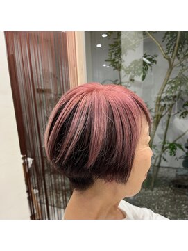 サボ(SAVO) 白髪を楽しみ素敵ショート