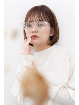 エムプラス 二子玉川(Mplus) クリアフレームメガネを春のスタイルにプラスアレンジ