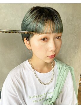 ホロ(hollo) ターコイズブルーミントカラーマッシュショートボブ