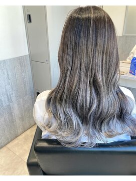 アトリエ(Atelier) シルバーホワイトグラデーションハイライトカラー