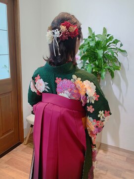 トム ヘアー(Tom hair) ハーフアップ