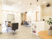 リノアバイフェリア(LINO’A by felia)の雰囲気（陽の光が気持ちよく、リラックスできる落ち着く美容室です◎）