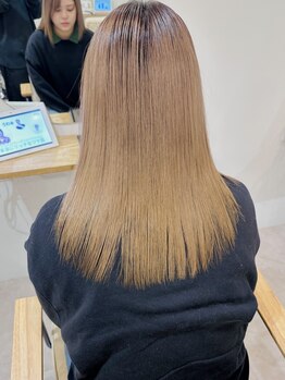 繰り返すほどにキレイなツヤ感。翌日からのスタイリングもサロン帰りの仕上がりが続く◎