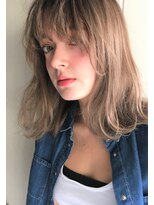 リマ(RIMA)&nbsp;【RIMA】 外国人風☆ハネ感ミディアムと透明感ベージュAsh