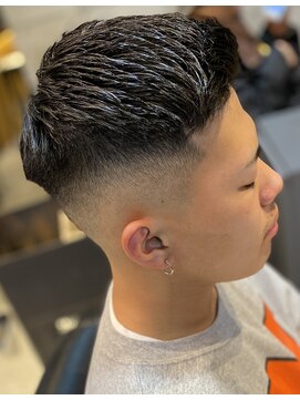フランクスバーバーリザーブ 人形町店(FRANK’S BARBER RESERVE) フェザーバングハイスキンフェードk