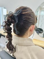 ナウアズ(now as.)&nbsp;華やか♪高めポニーテール【向】