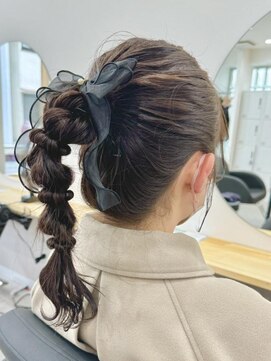 ナウアズ(now as.) 華やか♪高めポニーテール【向】