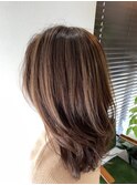 モカベージュ×フェザーハイライト