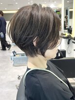 バンプ ギンザ(BUMP GINZA)&nbsp;30代40代50代ひし形大人美人ショートボブ白髪ぼかし秋カラーer