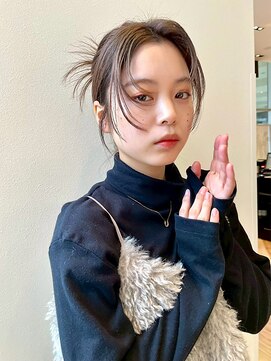 透明感カーキアッシュ/レイヤーカット