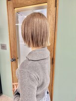 ヒビヲ(HIBIO)&nbsp;横浜ボブケアブリーチダブルカラータッセルボブ切りっぱなしボブ