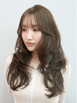 クム(kumu) ◎ブリーチなしベージュ!小顔レイヤーロング韓国ヘア