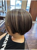 白髪ぼかし×グリーンハイライトショート