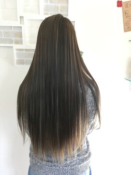 ヘアーアンドネイルフォレスト(Hair&Nail FOREST.) ハイライトで個性派カラー