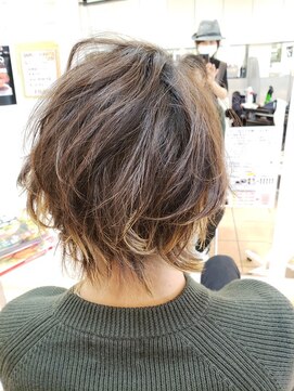 ヘアー＆フェイス ヤマ　ｈａｉｒ＆ｆａｃｅ　Ｙａｍａ ミディアムレイヤー