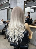 ホワイト