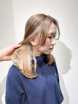 アンドリルム 梅田(&Lillme) ミルクティーベージュ×ホワイトベージュ