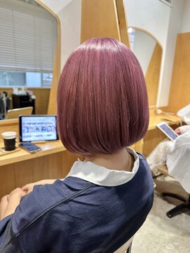 アンフィ 東京(Amphi) 【ケアブリーチでイメチェン!!ラベンダーピンクカラー♪】