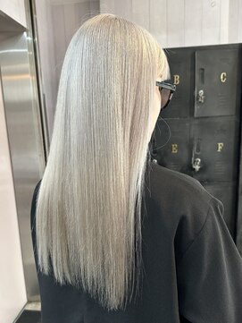 アミ 博多(amie) ハイトーン#ブリーチ#ダブルカラー#ホワイトカラー【amie博多】