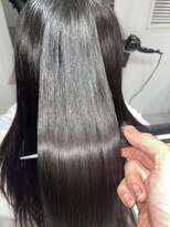 フク(FUKU)&nbsp;極上のツヤ感を手に入れる【縮毛矯正】