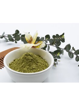 髪だけでなく肌や頭皮にも優しいこだわりの高品質ヘナで最上級の仕上がりを◎純国産の"美らヘナ"は一押し♪