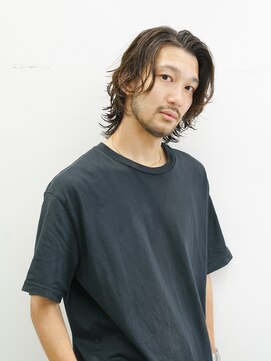 クラスコウベ 三宮店(Krass kobe) ミディアムレイヤーパーマスタイル【上野　竜司】