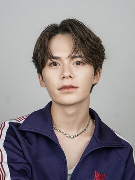 オーシャントーキョーオーバー 渋谷(OCEAN TOKYO OVER) ラウンドマッシュコンマバングセンターパートニュアンスパーマ