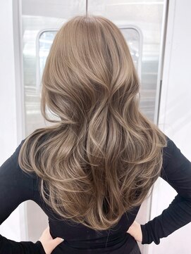 ミルクティー顔周りレイヤー小顔韓国ヘアロング_ba567811