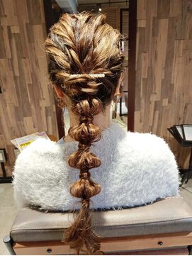 ネセサリー(NECESSARY) ヘアセット