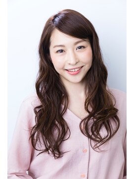 ミネルヴァ(Minerve) ロングのふんわりパーマヘア